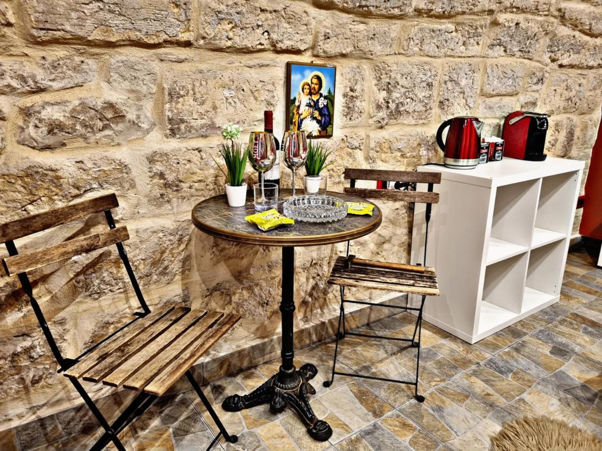 Luxury Borgo Antico Apartment Бари Екстериор снимка